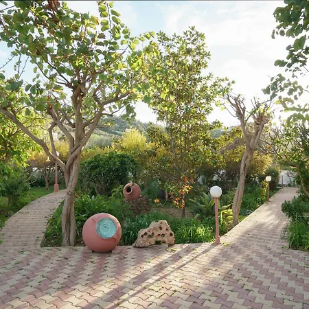 Emerald Leros Alinda (Leros)